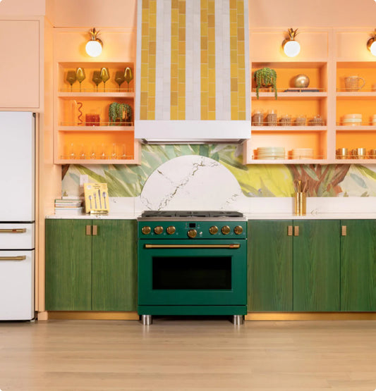 Emerald Elegance: Transforming Kitchens with 2024’s Hottest Color Trends