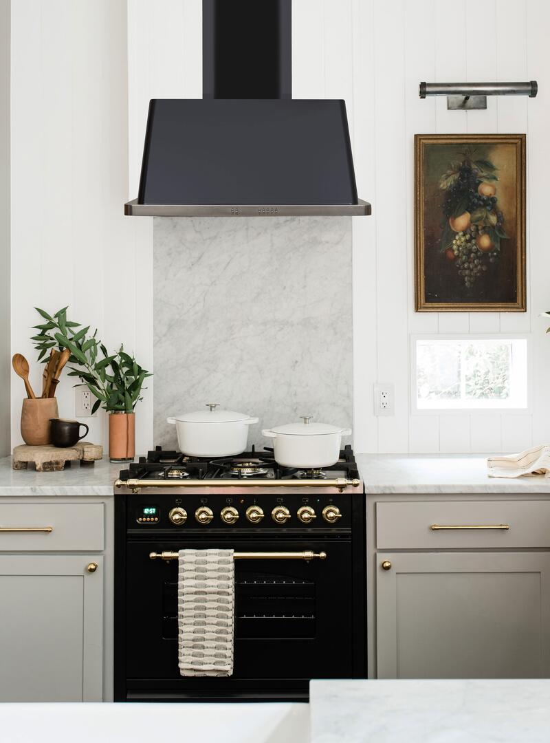 Ilve UAM76BK Majestic 30 Inch Glossy Black Wall Mount Range Hood