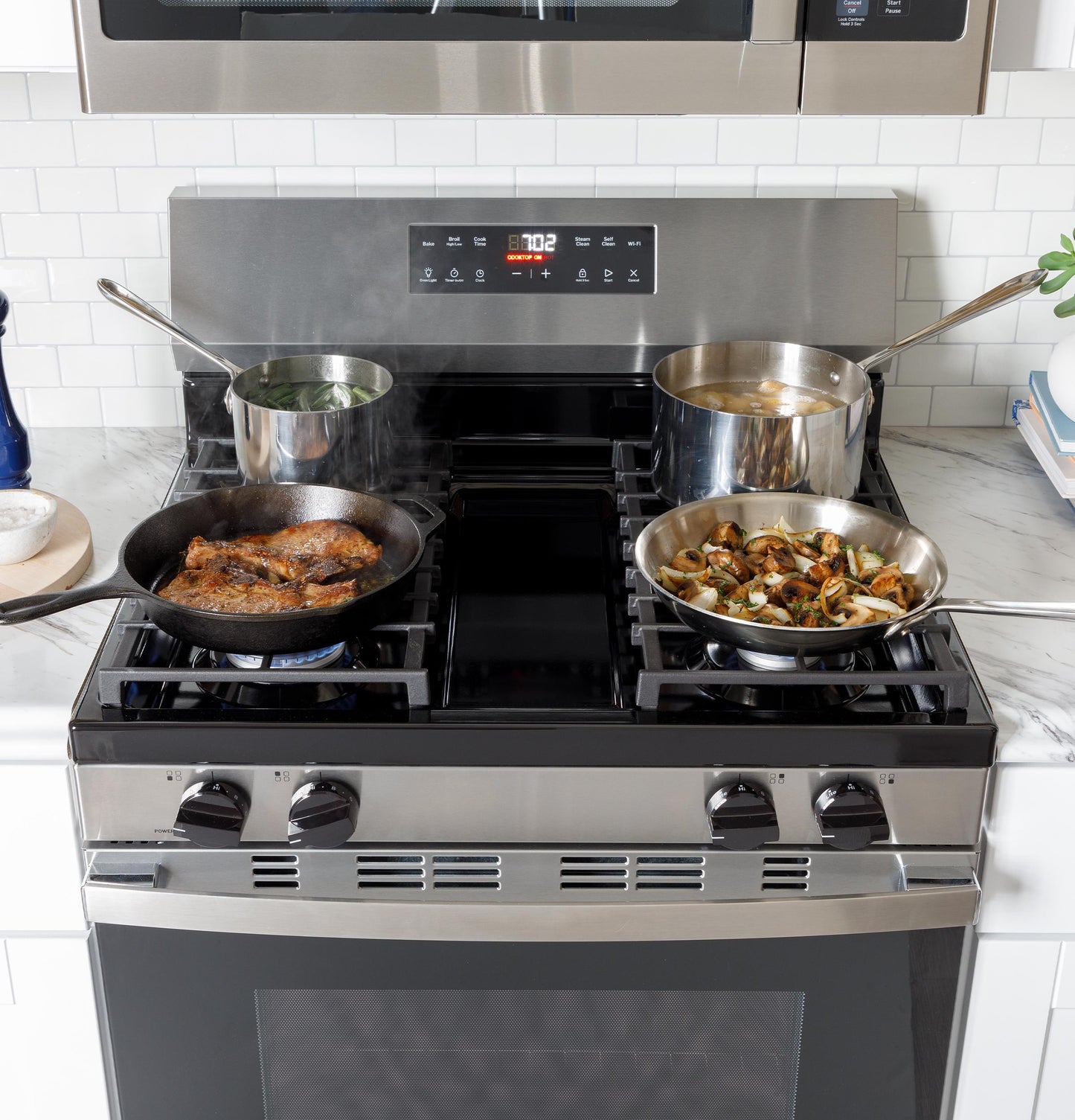 Ge Appliances GGF400PVSS Ge® 30" Free-Standing Gas Range