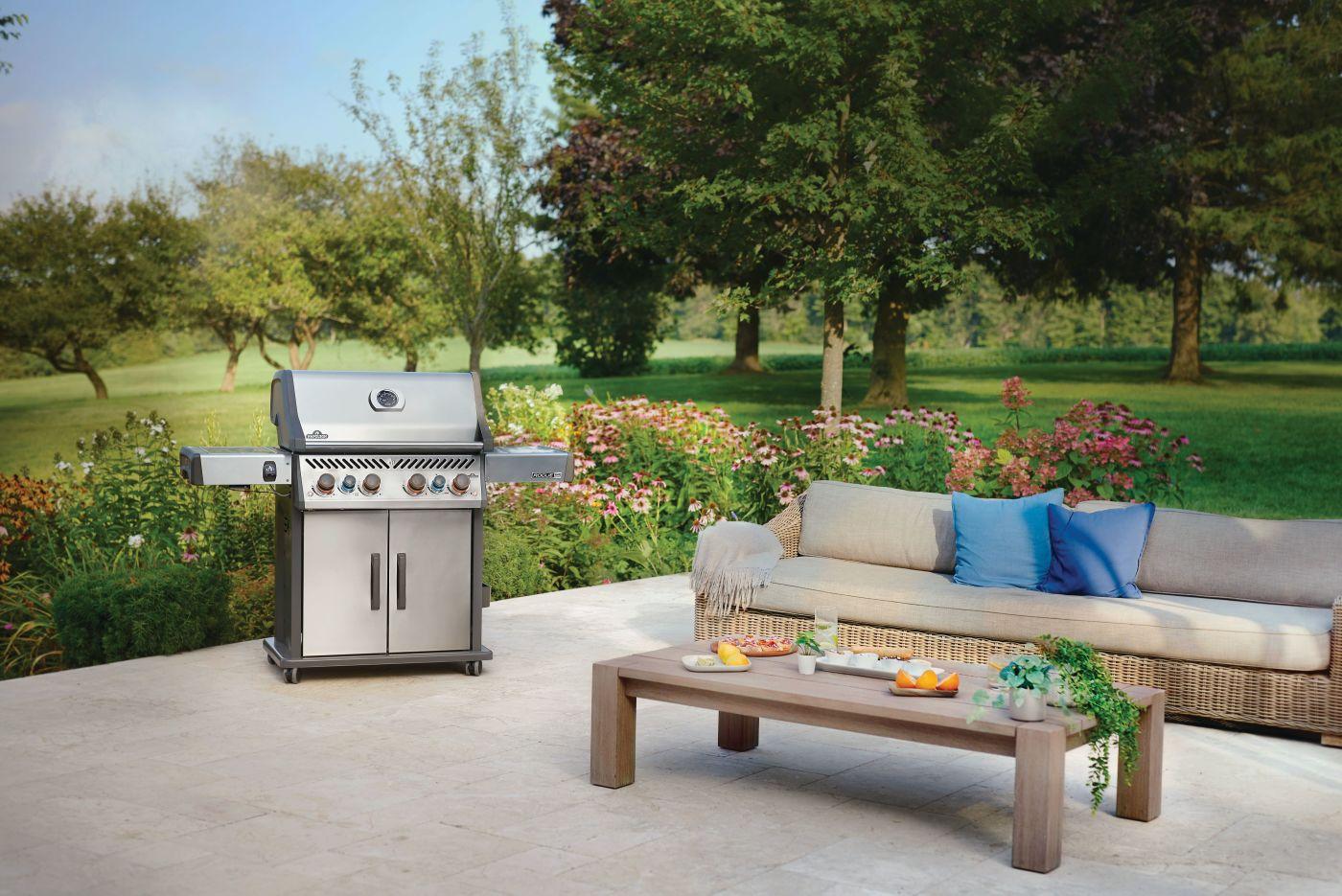 Napoleon Bbq RPS525RSIBPSS2 Rogue Pro-S 525 Rsib With Infrared Side And Rear Burner , Propane, Stainless Steel