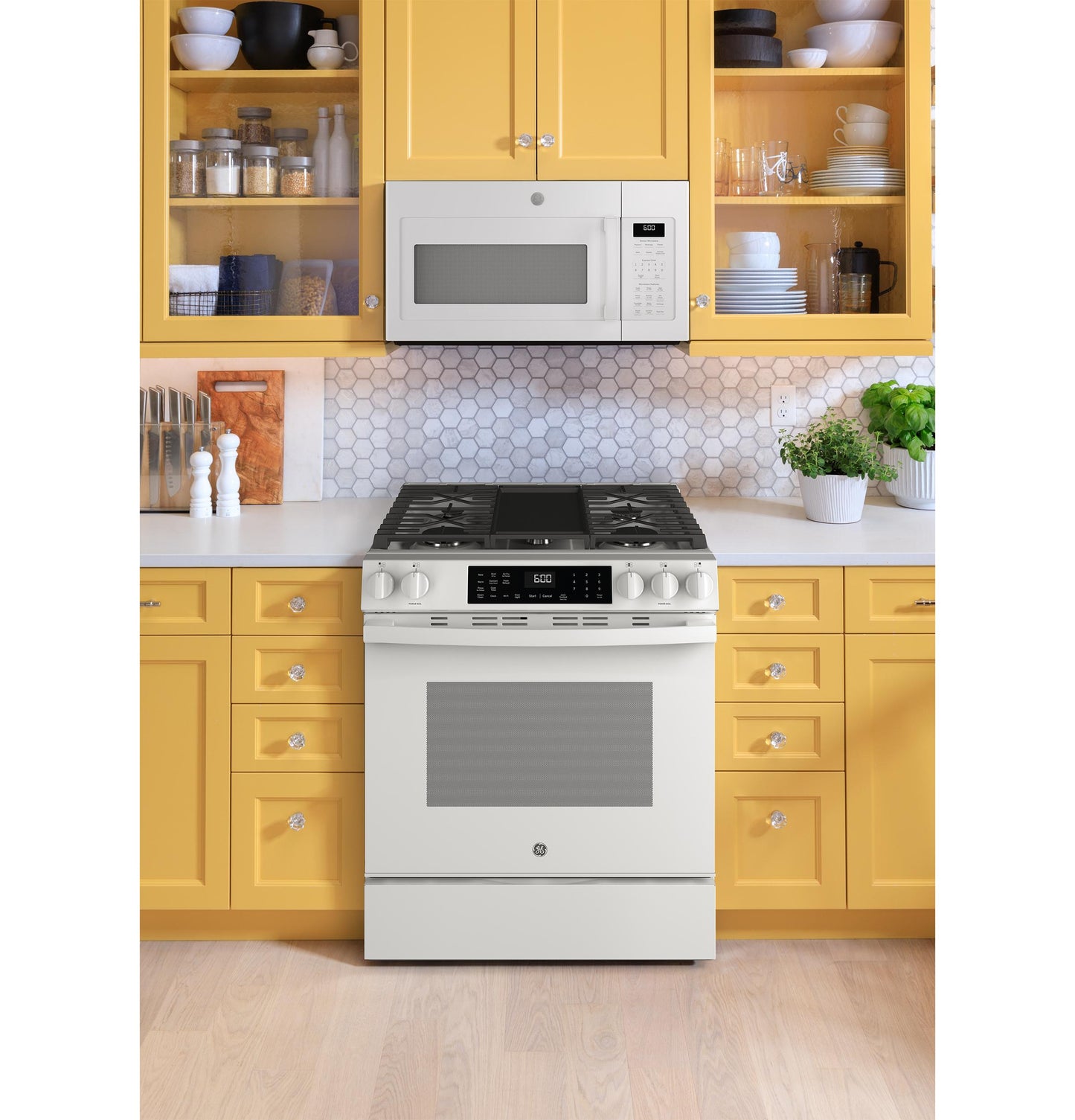 Ge Appliances GGS600AVWW Ge® 30" Slide-In Front-Control Convection Gas Range With No Preheat Air Fry And Easywash&#8482; Oven Tray