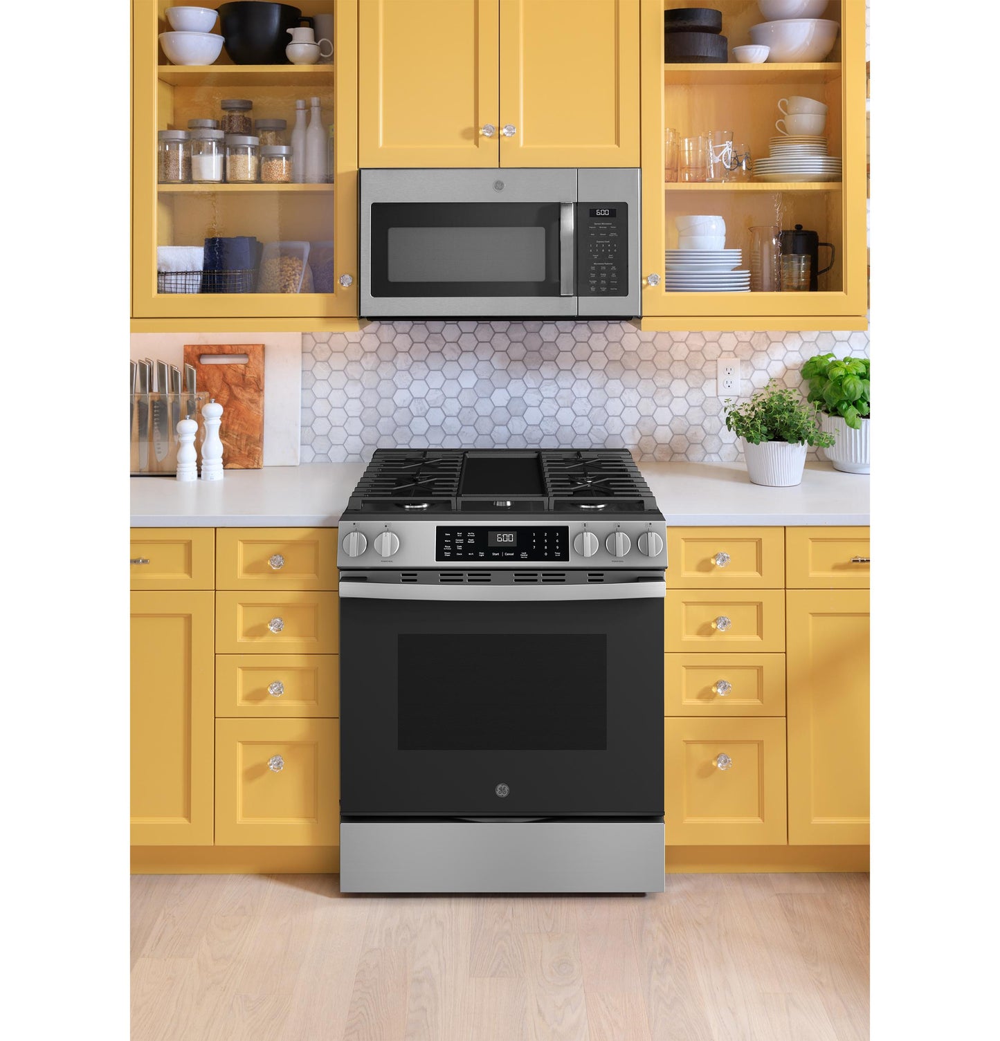 Ge Appliances GGS600AVFS Ge® 30" Slide-In Front-Control Convection Gas Range With No Preheat Air Fry And Easywash&#8482; Oven Tray