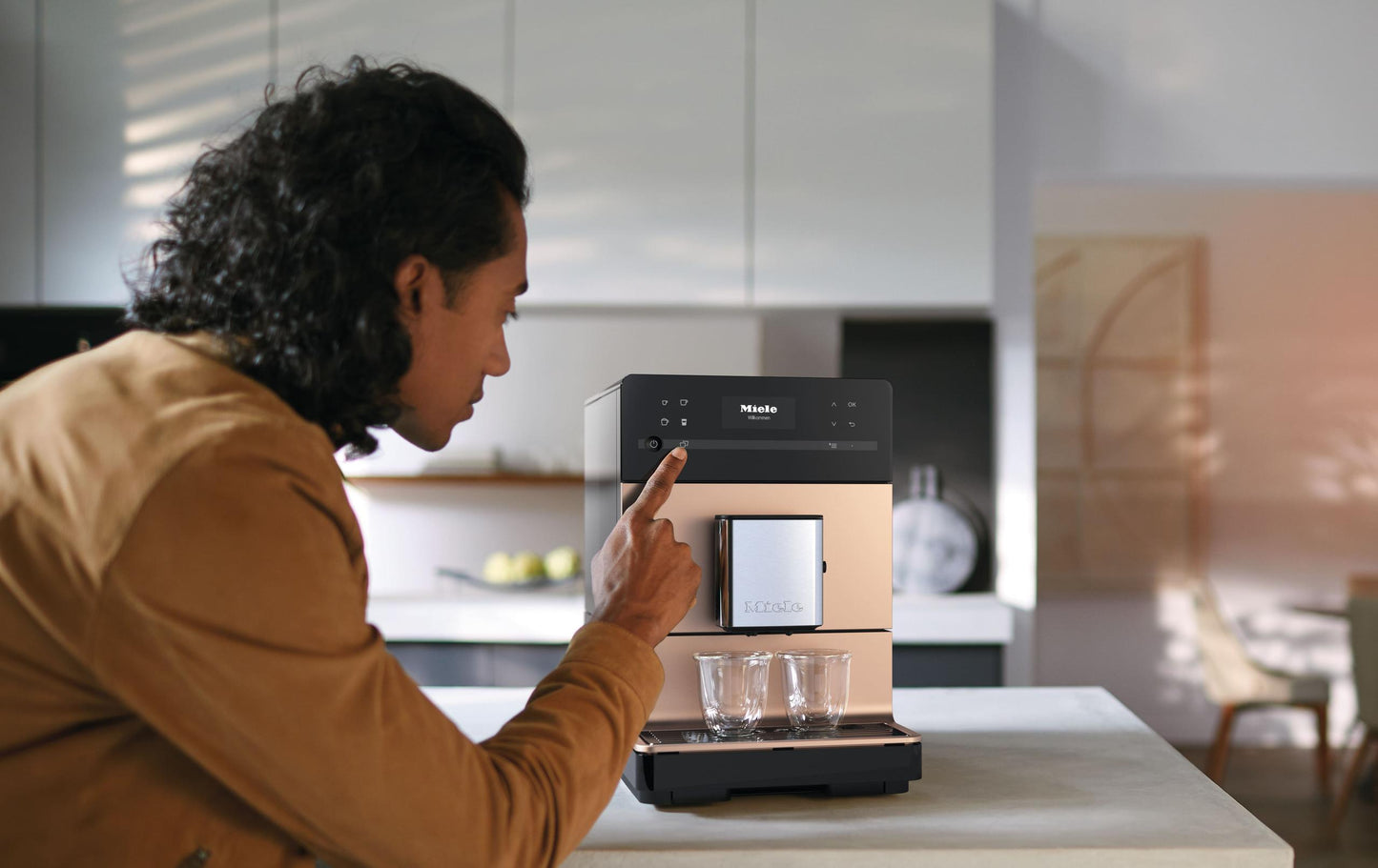 Miele CM5510SILENCEROSEGOLDPF Cm 5510 Silence - Countertop Coffee Machine With Onetouch For Two For The Ultimate In Coffee Enjoyment.