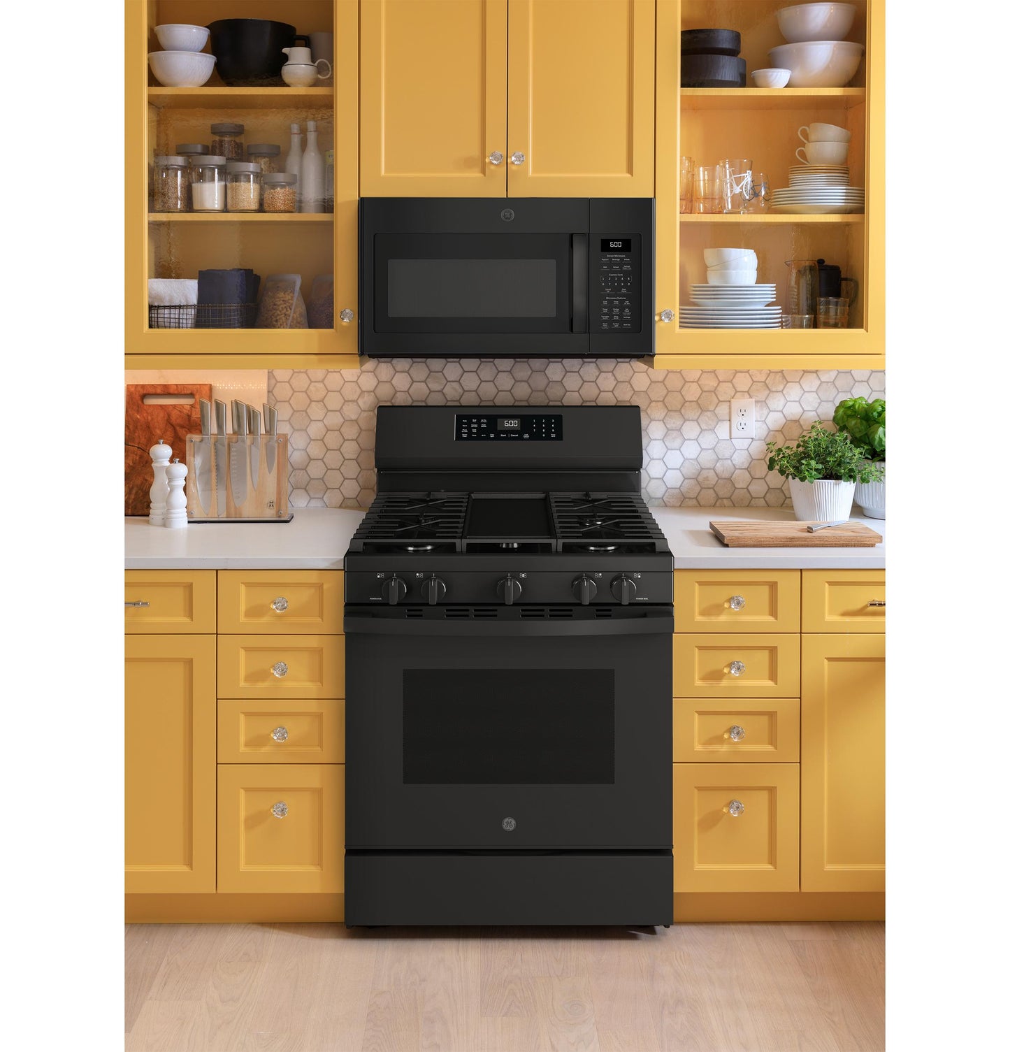 Ge Appliances GGF600AVBB Ge® 30" Free-Standing Gas Convection Range With No Preheat Air Fry And Easywash&#8482; Oven Tray