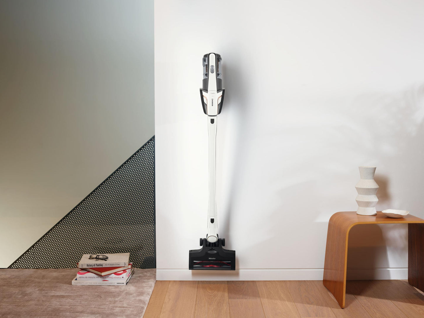 Miele TRIFLEX HX2 LOTUS WHITE Triflex Hx2 - Cordless Stick Vacuum Cleaner Consistently High Suction Power 60 Min Runtime Versatile Cleaning By 3In1 Design