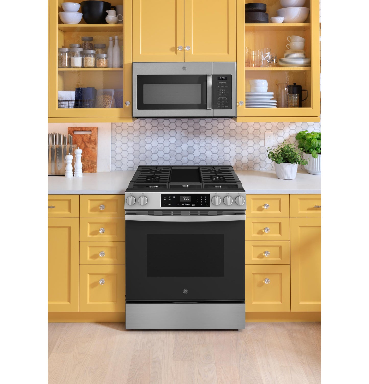 Ge Appliances GGS500PVSS Ge® 30" Slide-In Front-Control Gas Range With Crisp Mode