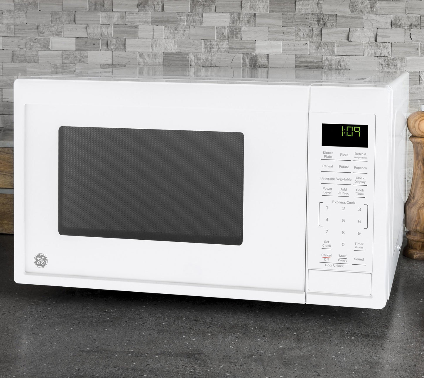 Ge Appliances GCST09N1WWW Ge® 0.9 Cu. Ft. Capacity Countertop Microwave Oven