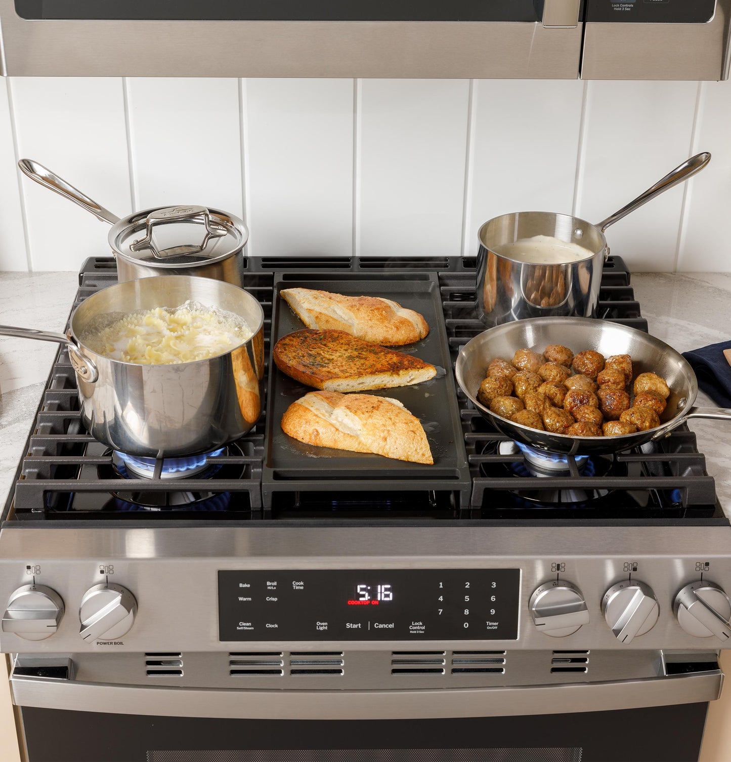 Ge Appliances GGS500PVSS Ge® 30" Slide-In Front-Control Gas Range With Crisp Mode