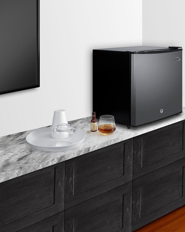 Summit MB42SS 18" Wide Compact Minibar