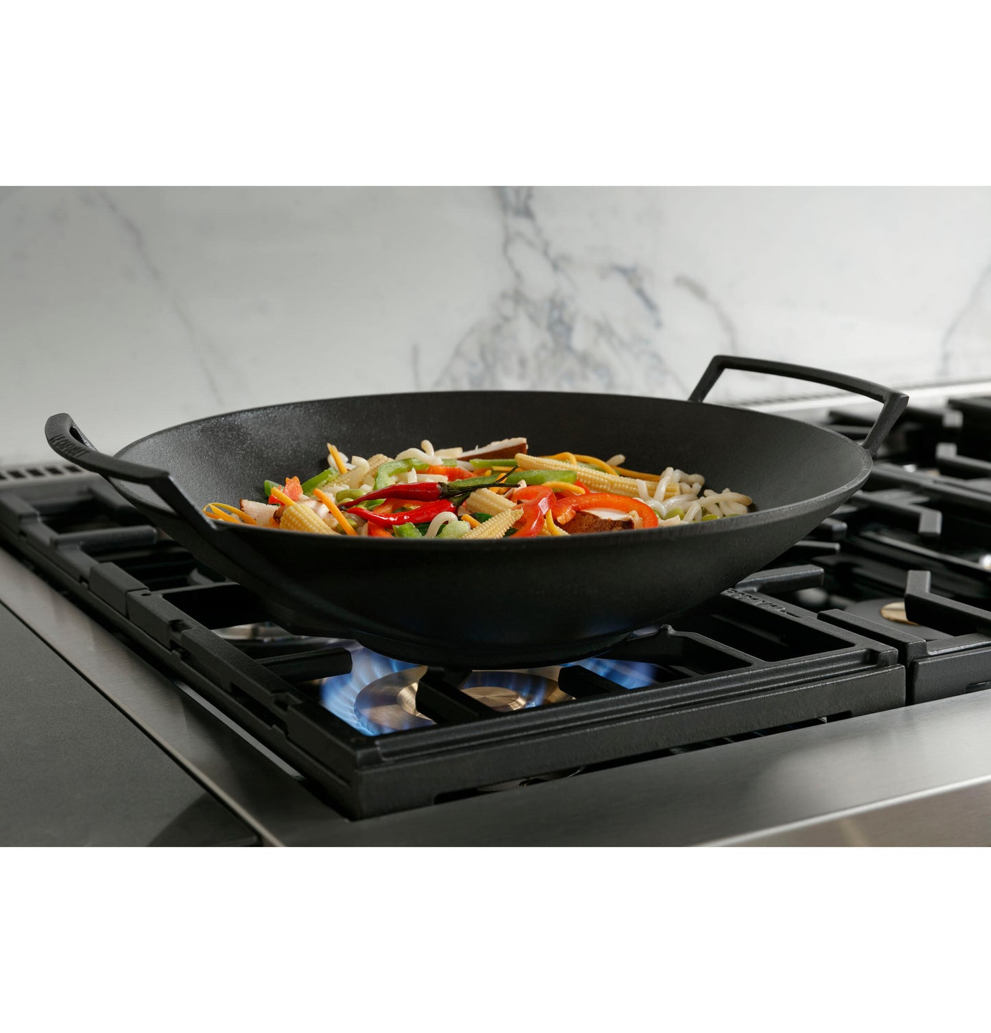 Monogram ZGU364NDTSS Monogram 36" Professional Gas Rangetop With 4 Burners And Griddle (Natural Gas)