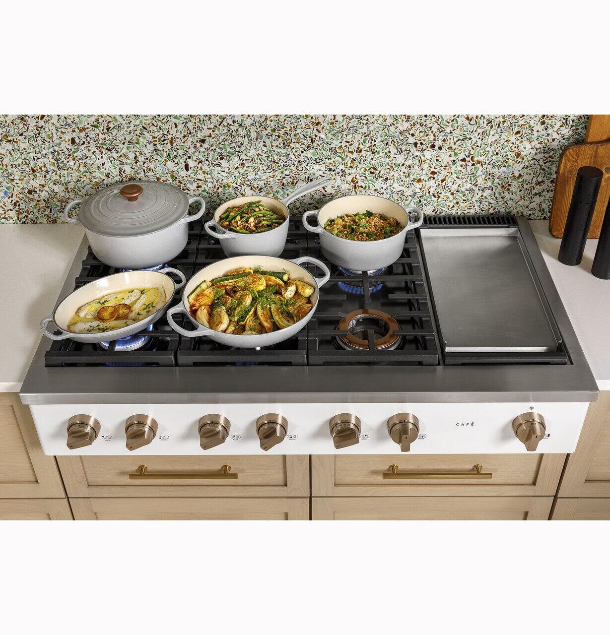 Cafe CGU486P3TD1 Café&#8482; 48" Commercial-Style Gas Rangetop With 6 Burners And Integrated Griddle (Natural Gas)