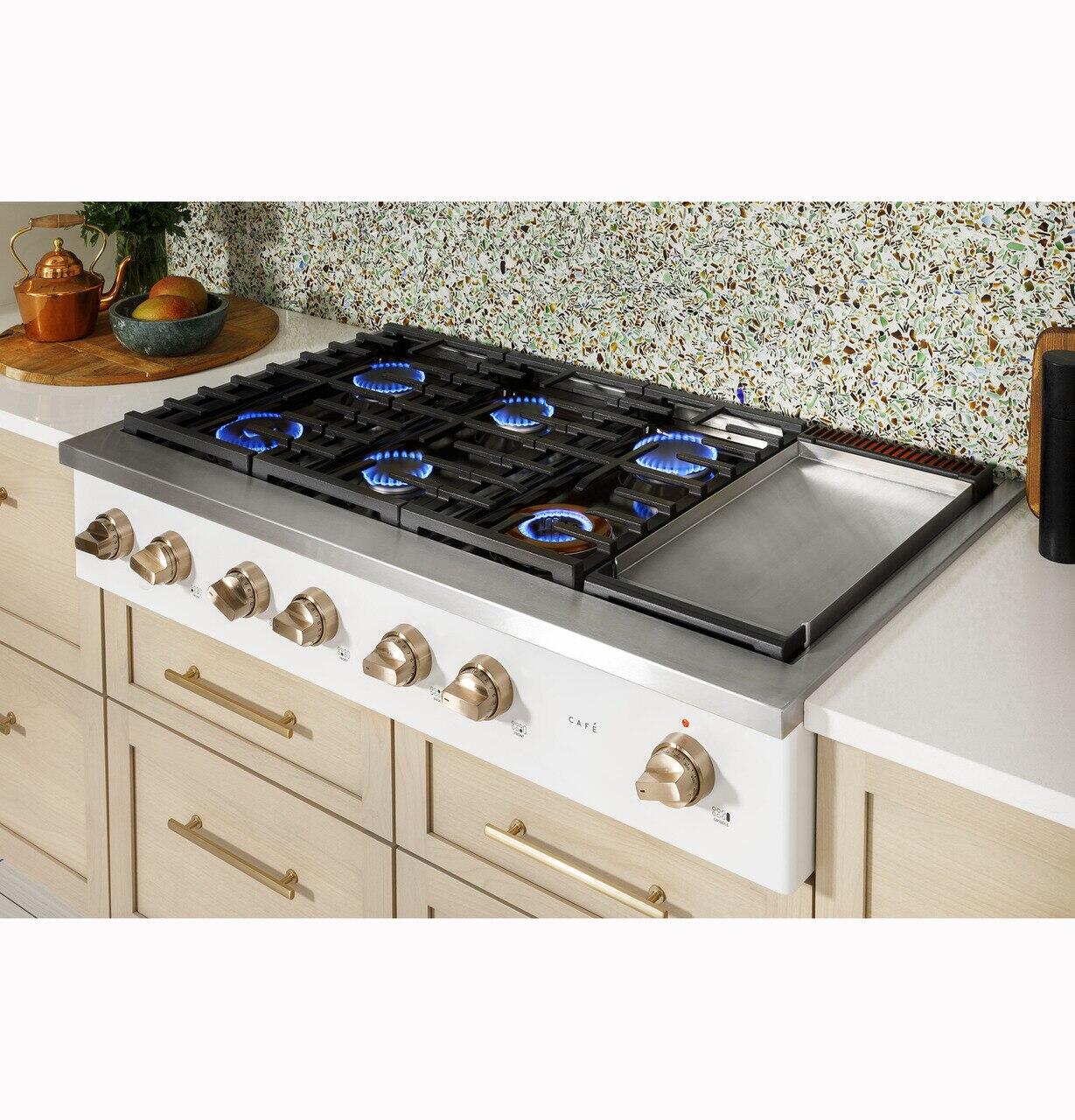 Cafe CGU486P3TD1 Café&#8482; 48" Commercial-Style Gas Rangetop With 6 Burners And Integrated Griddle (Natural Gas)