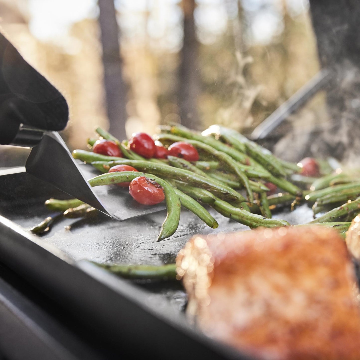 Weber 1500013 Slate&#8482; 30" Rust-Resistant Griddle With Extendable Side Table - Black