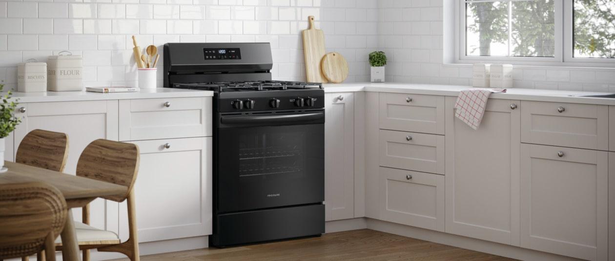 Frigidaire FCRG3062AB Frigidaire 30" Gas Range With Quick Boil