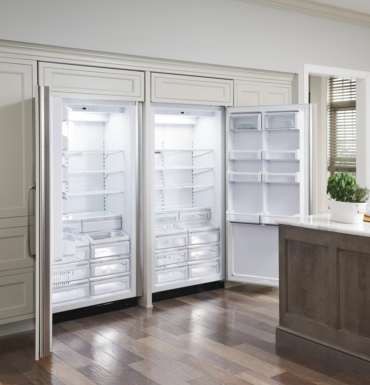 Monogram ZIR360NNLH Monogram 36" Built-In All Refrigerator