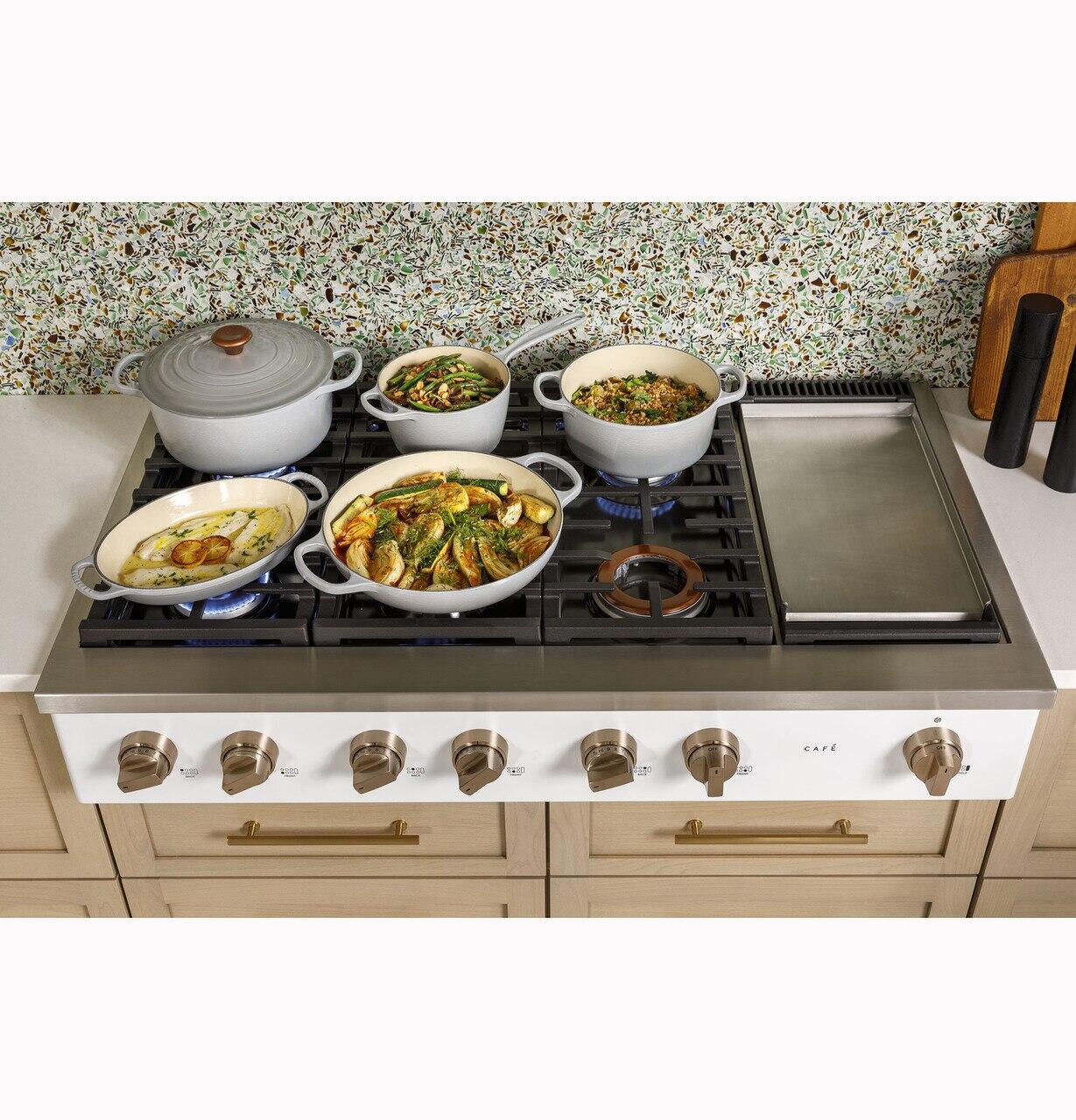 Cafe CGU486P3TD1 Café&#8482; 48" Commercial-Style Gas Rangetop With 6 Burners And Integrated Griddle (Natural Gas)