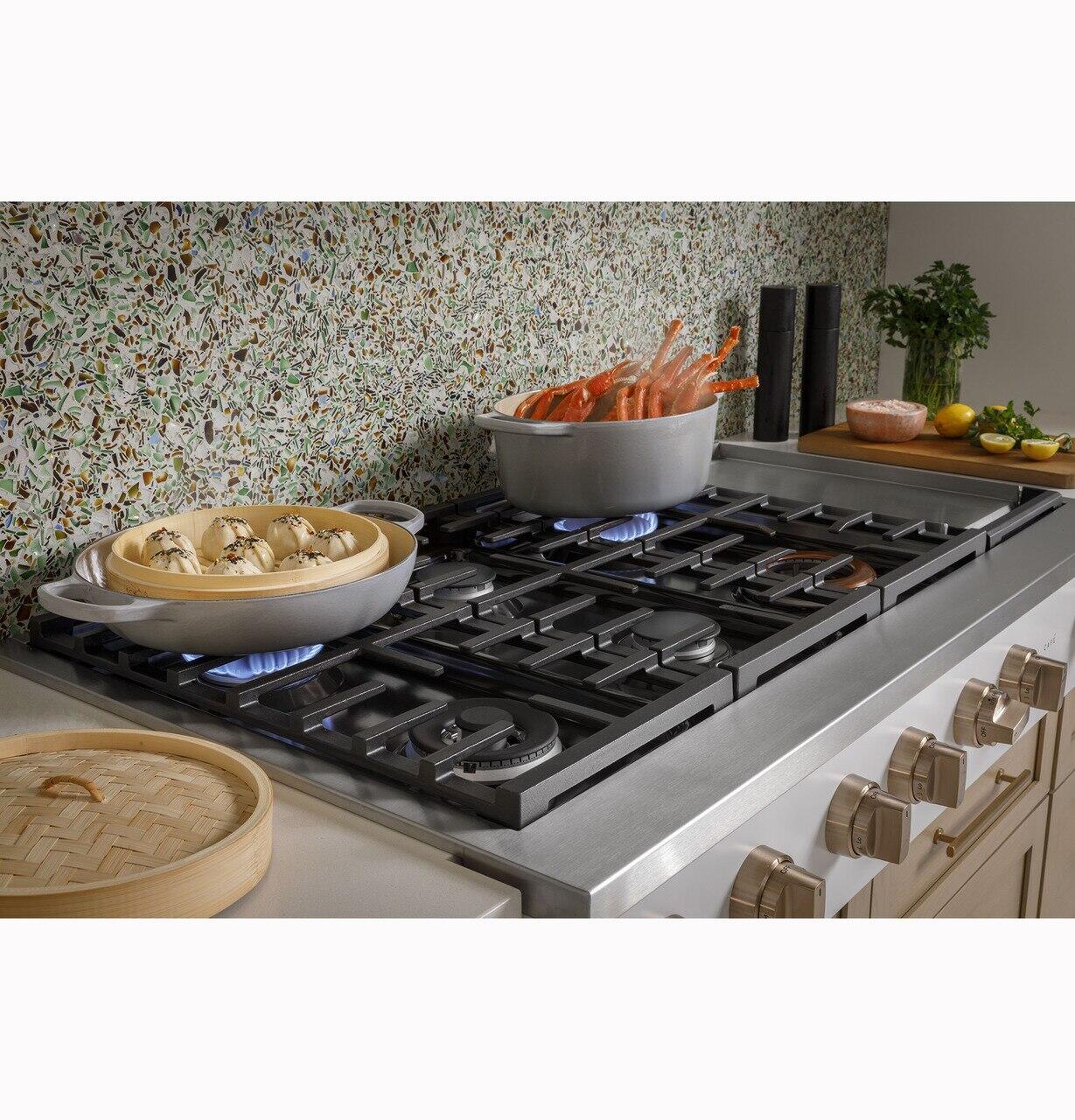 Cafe CGU486P3TD1 Café&#8482; 48" Commercial-Style Gas Rangetop With 6 Burners And Integrated Griddle (Natural Gas)