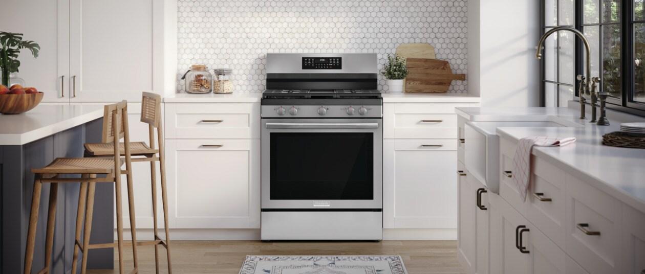 Frigidaire GCRG3060BF Frigidaire Gallery 30" Rear Control Gas Range With Total Convection