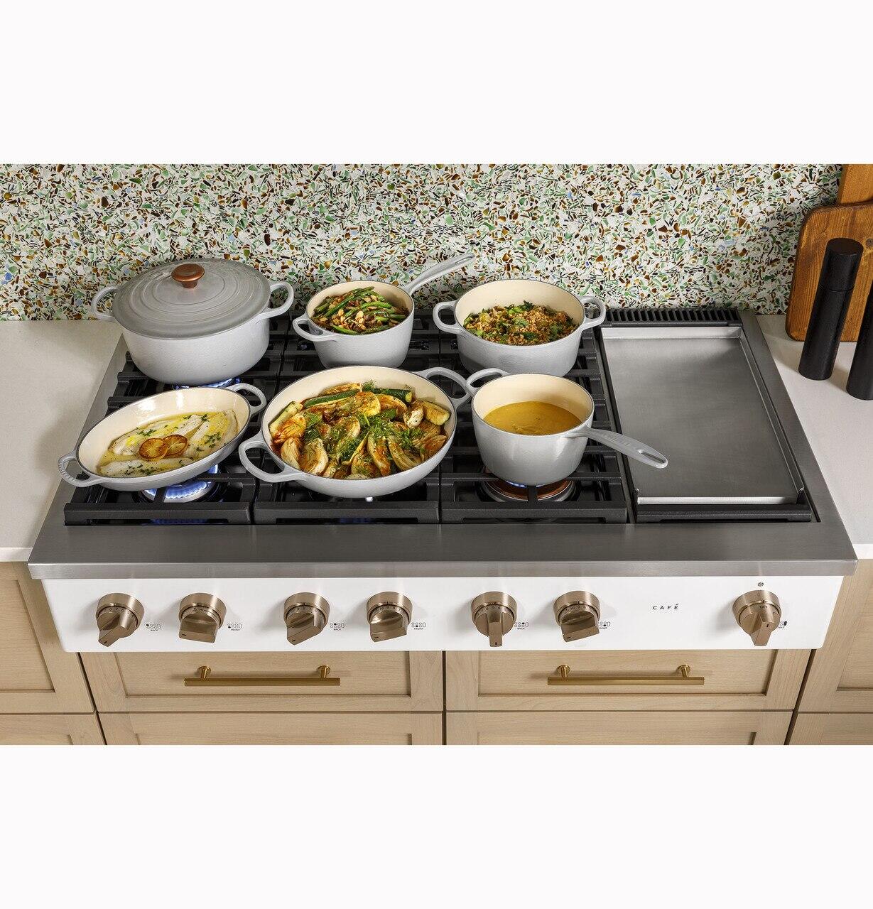 Cafe CGU486P3TD1 Café&#8482; 48" Commercial-Style Gas Rangetop With 6 Burners And Integrated Griddle (Natural Gas)