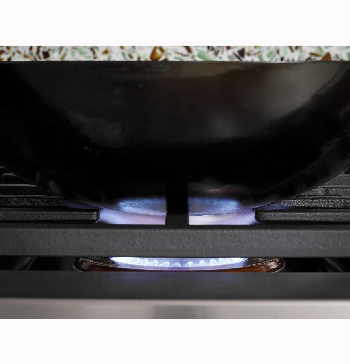 Cafe CGU486P3TD1 Café&#8482; 48" Commercial-Style Gas Rangetop With 6 Burners And Integrated Griddle (Natural Gas)