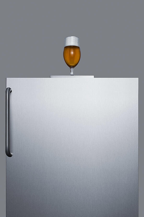 Summit SBC54OSBIADANK 24" Wide Outdoor Kegerator, Ada Compliant