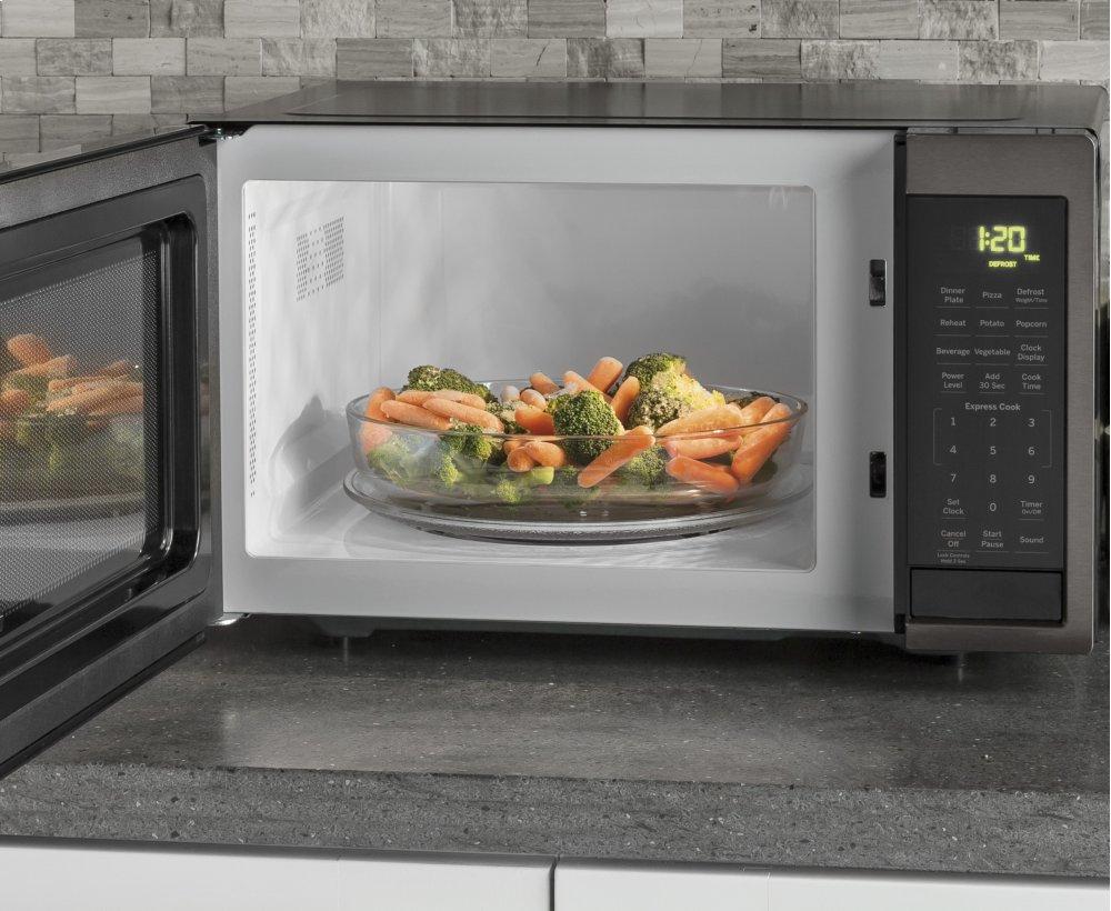 Whirlpool 0.9 Cu. ft. Capacity Countertop Microwave with 900 Watt Cooking Power