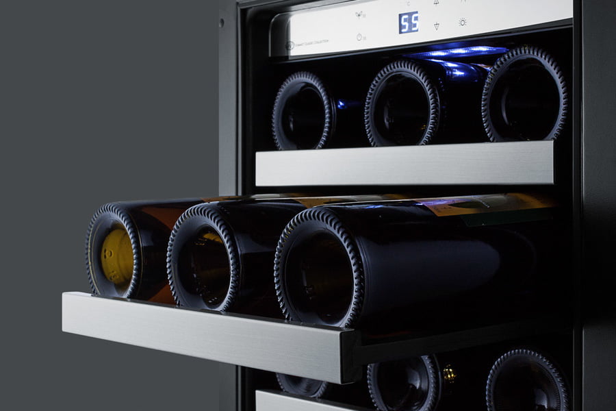 Summit CL151WBV 15" Wide Built-In Wine/Beverage Center