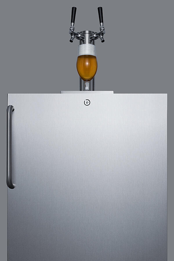 Summit SBC54OSBIADA 24" Wide Outdoor Kegerator, Ada Compliant