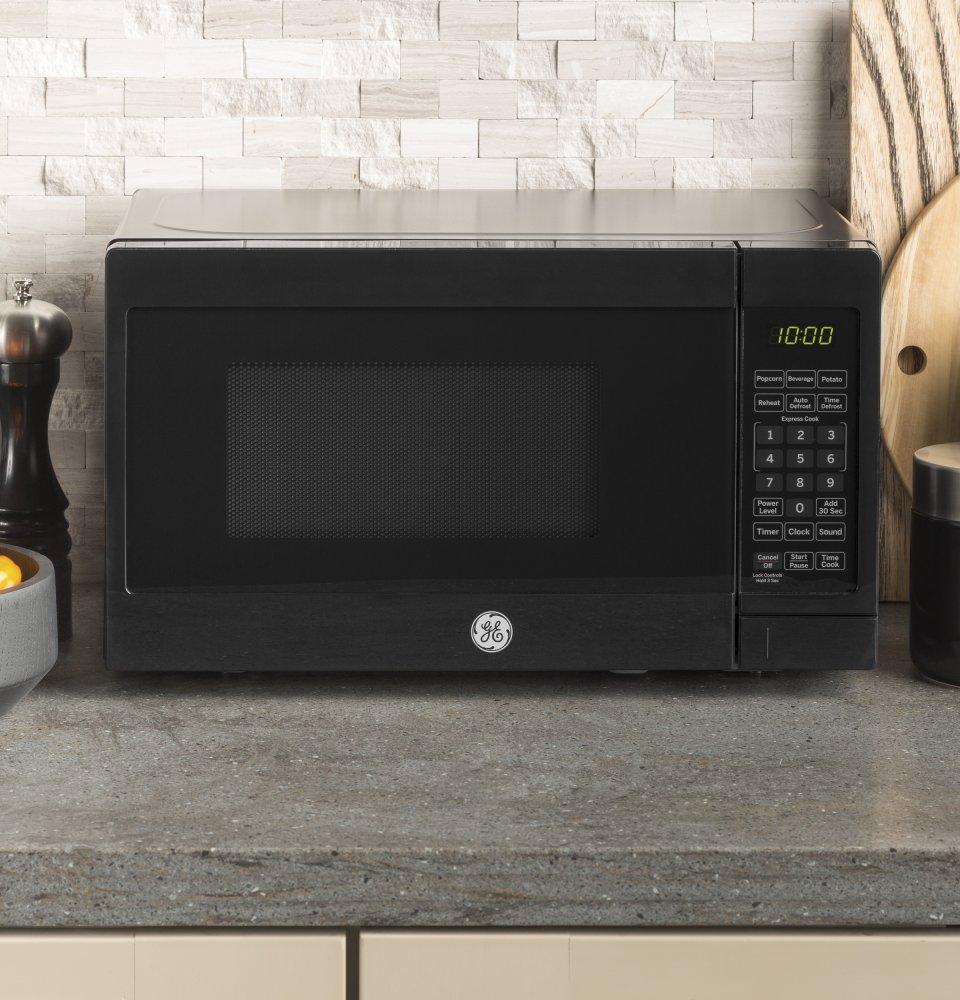 Ge Appliances JES1072DMBB Ge® 0.7 Cu. Ft. Capacity Countertop Microwave Oven